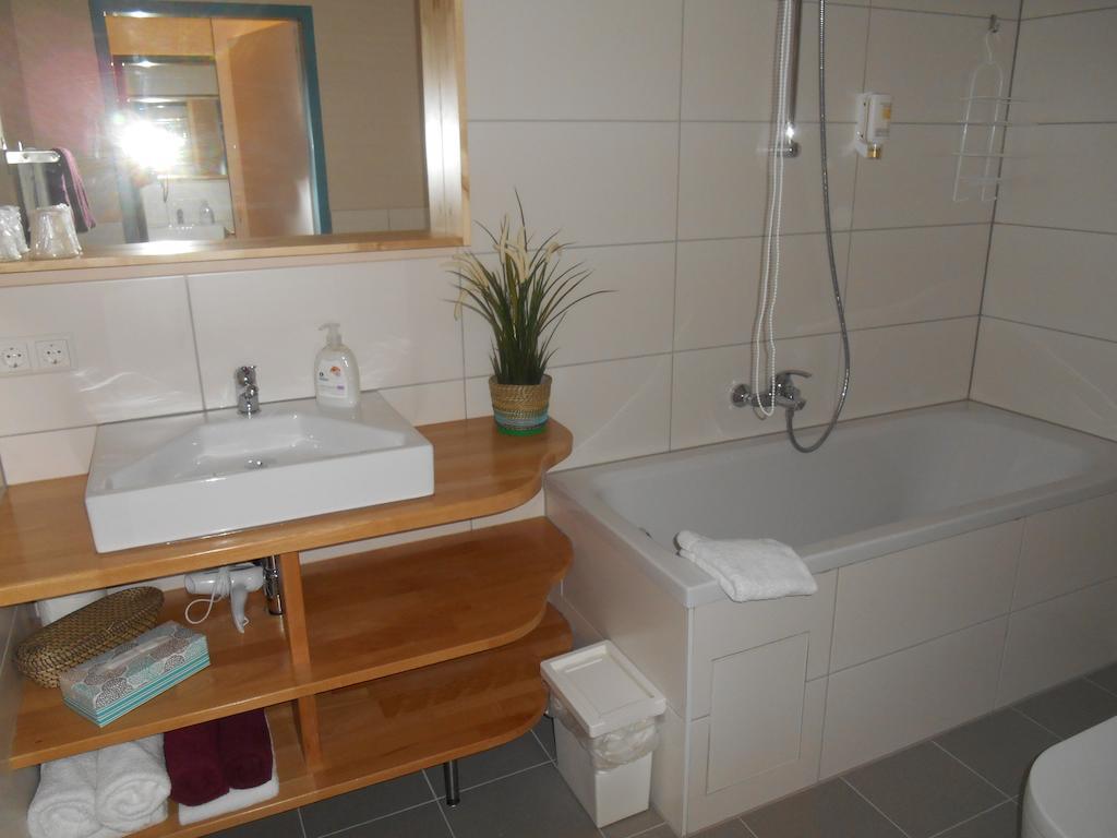 Warum Ins Hotel Neckarsulm Exterior photo